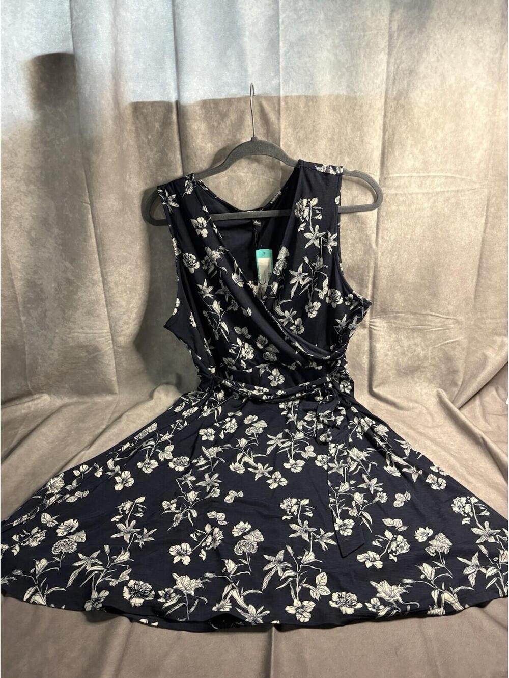 NWT! 41 Hawthorn Kassidy Faux Wrap Dress - Navy Floral Print - Size XL